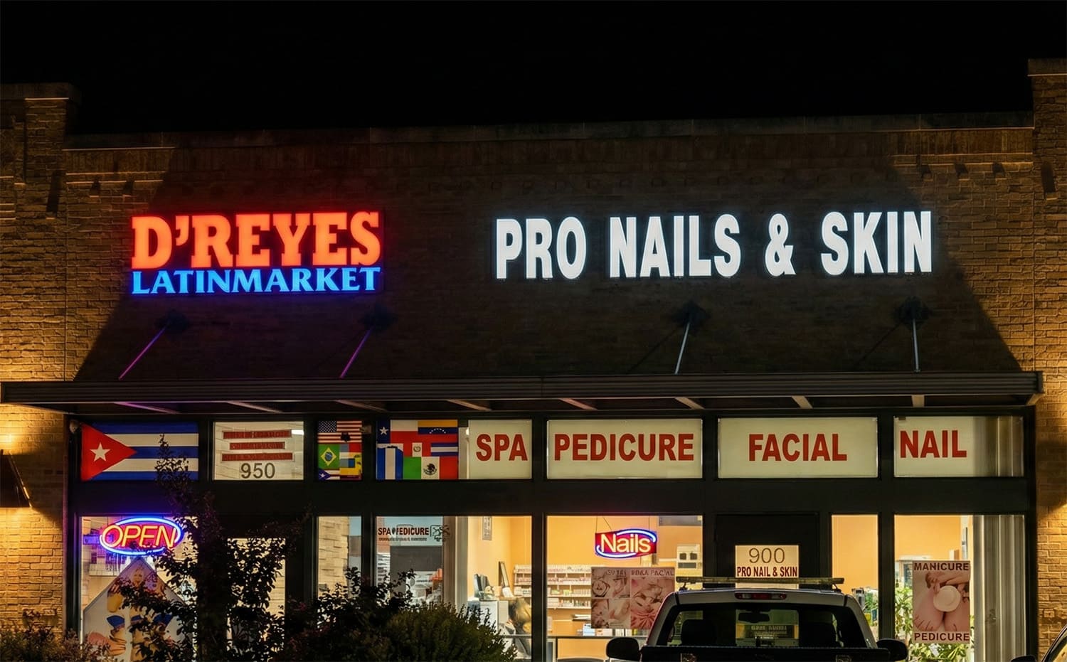 D'Reyes Latin Market